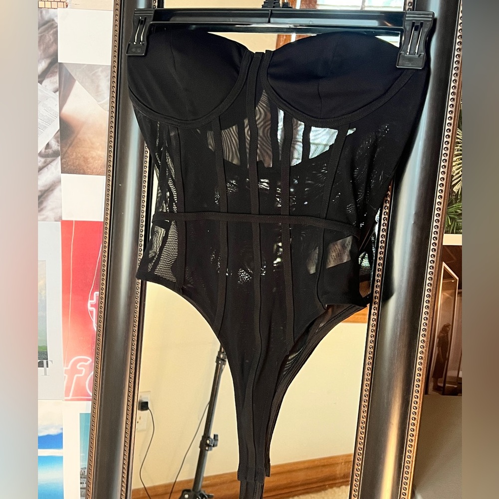 Strapless mesh Body Suit